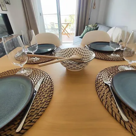 Happy Days Apartment *